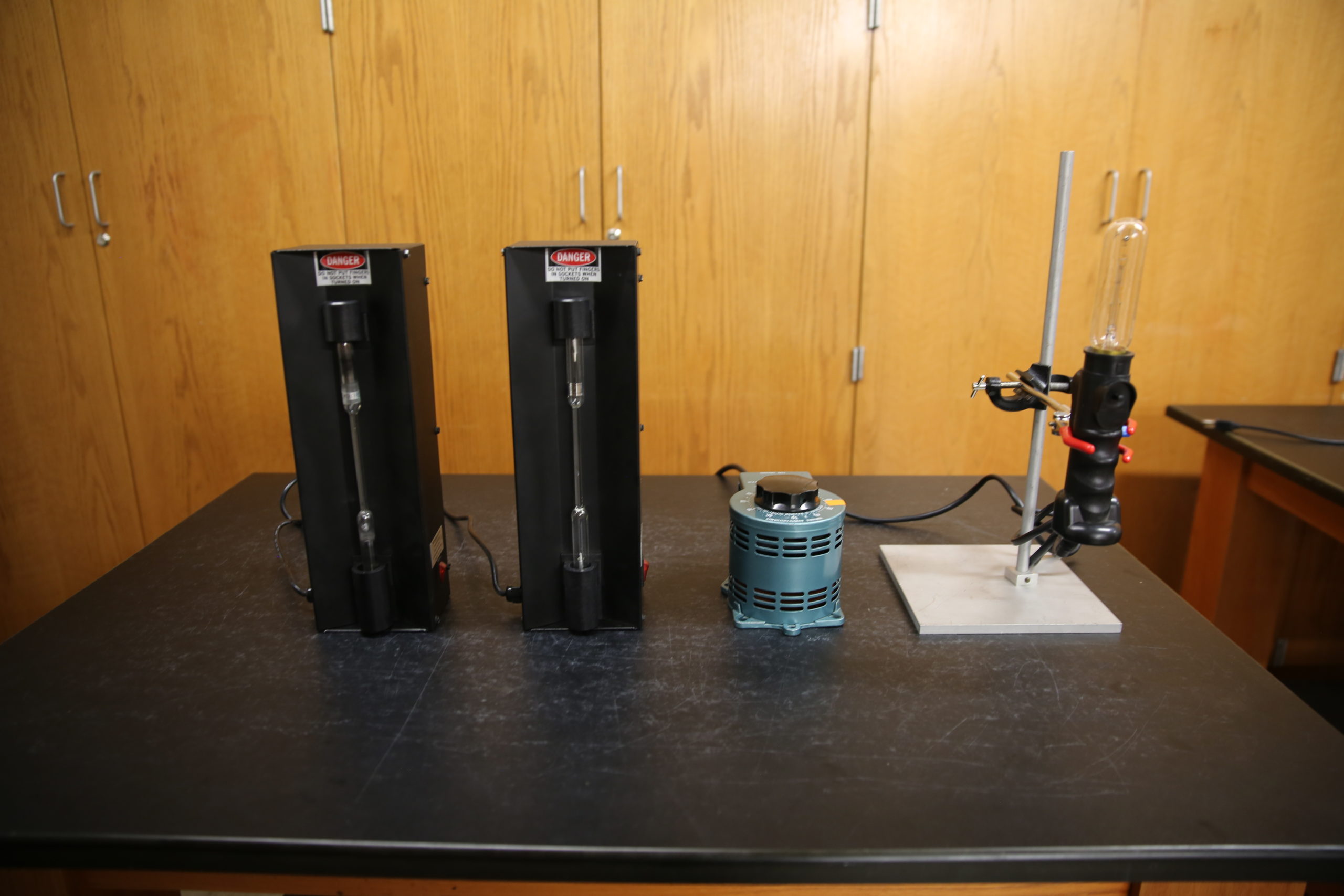 6d20 25 Diffraction Grating Spectrum Of Discharge Tubes Tamu