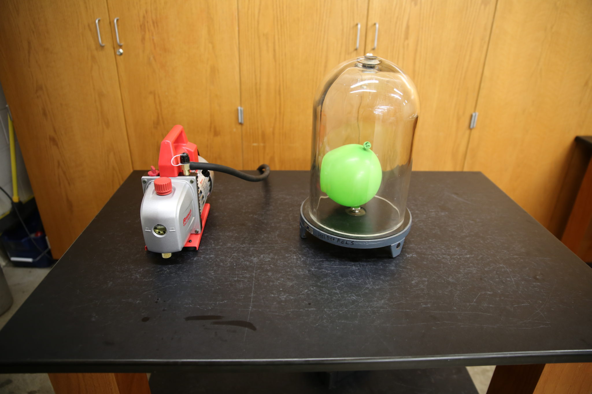 (4E20.40) Balloon in Vacuum TAMU Physics Lab Center