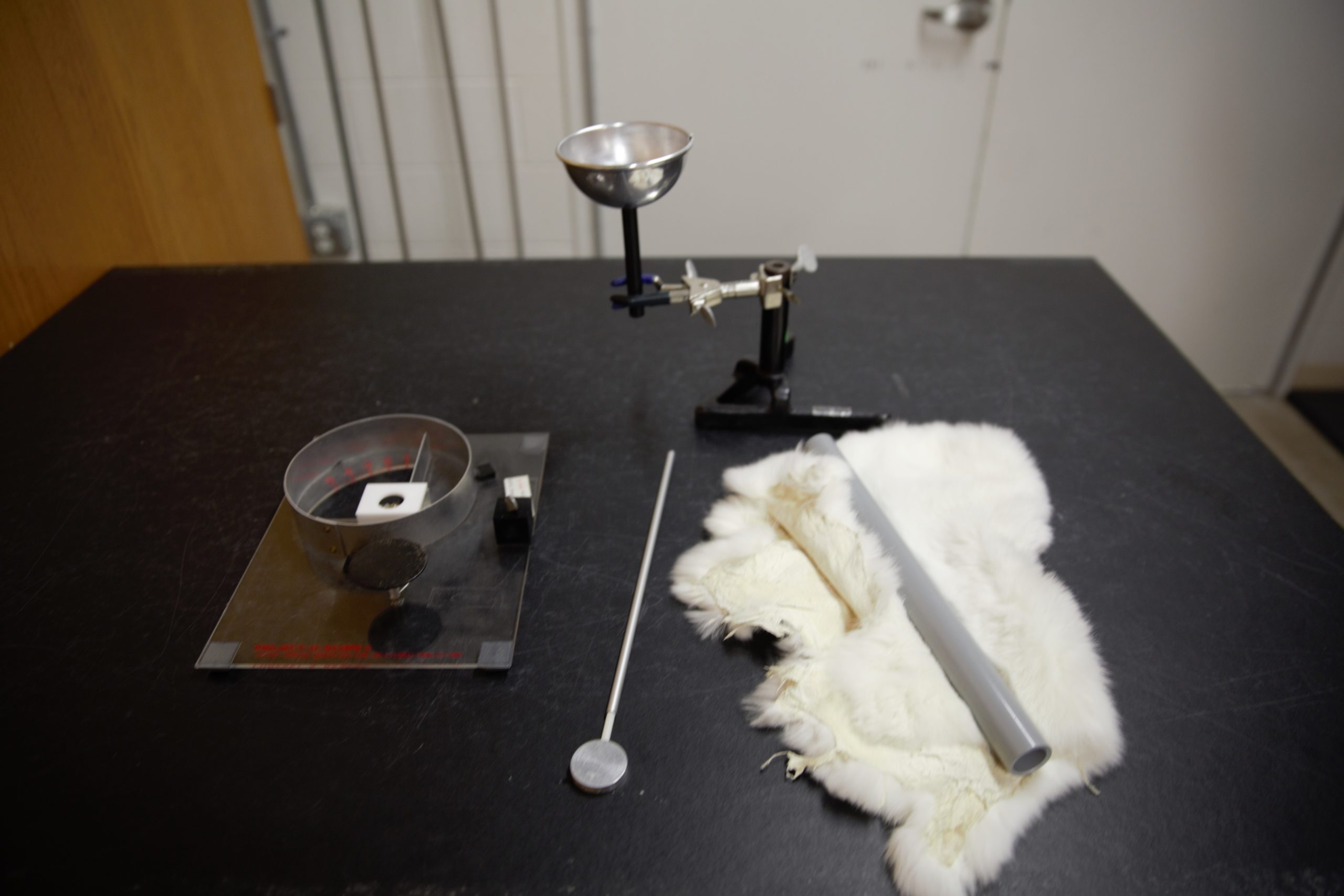 (5B20.15) Faraday “Ice Pail” TAMU Physics Lab Center